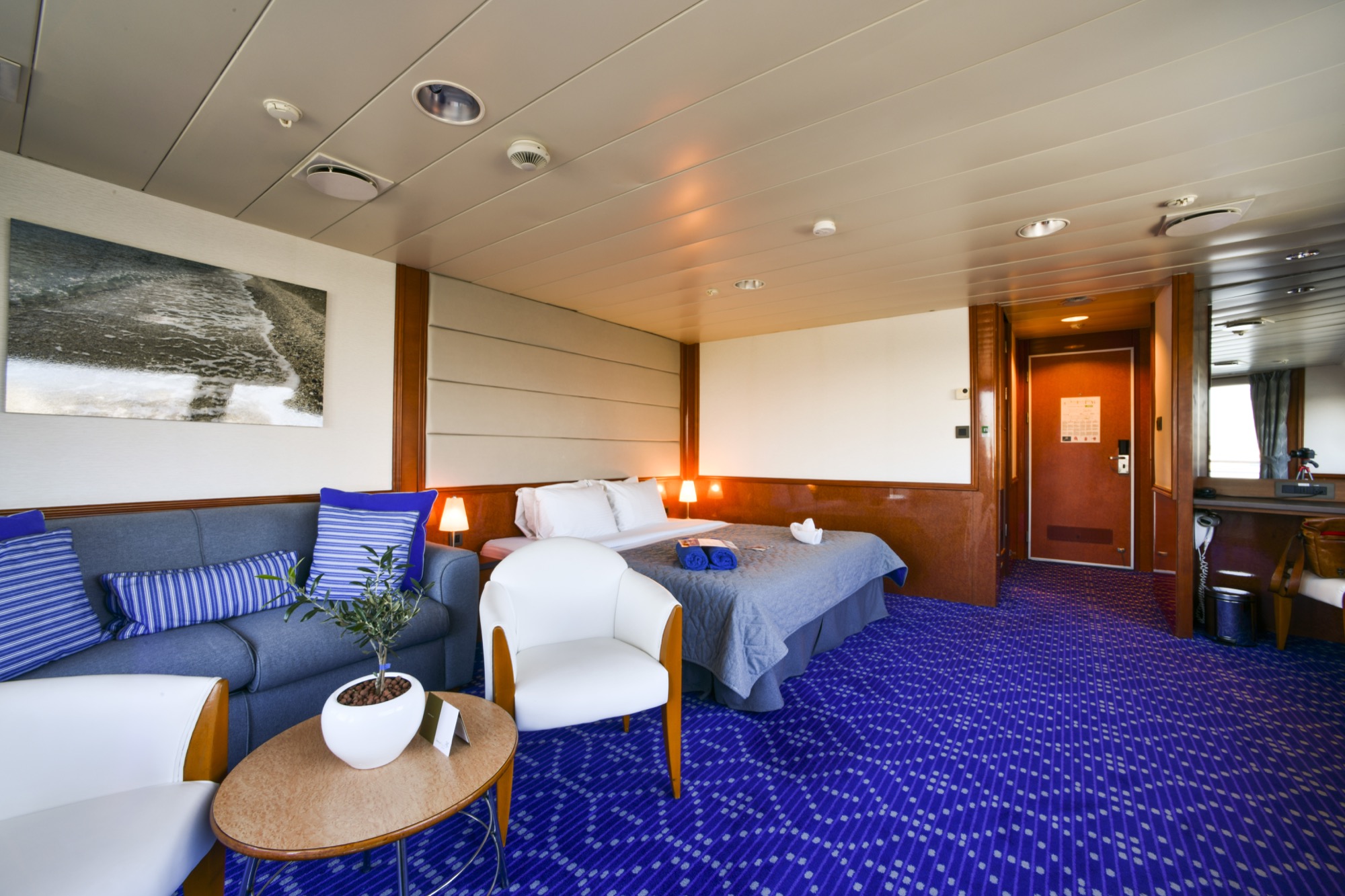 Celestyal Olympia Accommodation Grand Suite SG 2 7.jpg